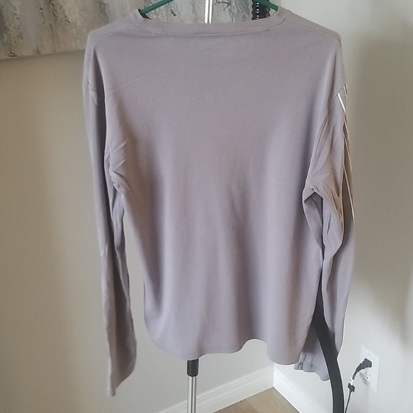 Hugo Boss long sleeve. - Picture 4 of 4